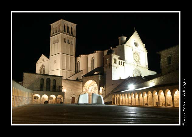 Assisi di notte