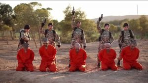 Ragazzini islamici costretti a giustiziare prigionieri