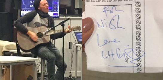 George Michael: Chris Martin canta Last Christmas per i senzatetto londinesi