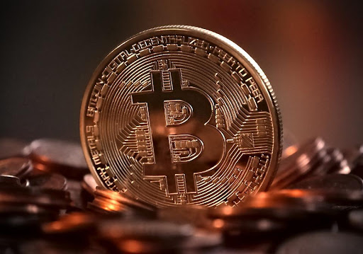 Le monete dovrebbero cercare di seguire l’esempio di Ethereum o dei Bitcoin?