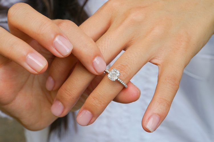 The Future of Engagement Rings: Are Lab-Grown Diamonds the Better Choice?