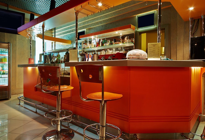 arredo bar Rosso milano