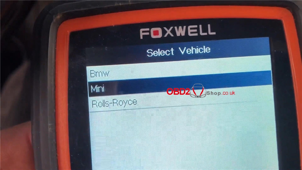 bmw-mini-cooper-adaptation-values-reset-by-foxwell-nt510-3