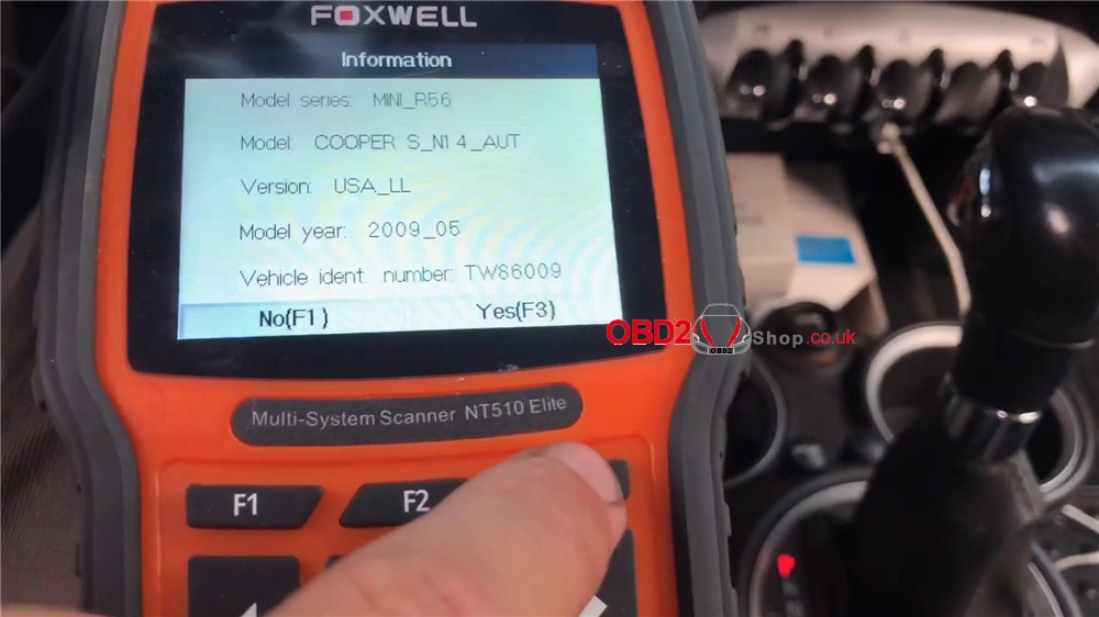 bmw-mini-cooper-adaptation-values-reset-by-foxwell-nt510-6
