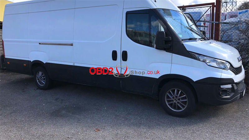 autel-im608-ii-program-2015-iveco-daily-all-keys-lost-on-bench-(1)