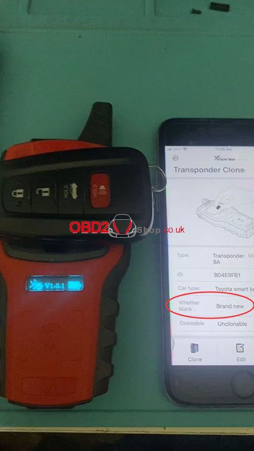 unlock-a-toyota-smart-key-by-autel-km100-9