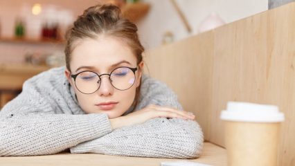 Perché al mattino c'è una sensazione di stanchezza, anche se dormi molto, il parere del medico.