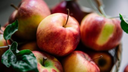 Cosa mangiare con il colesterolo alto, frutta contro il colesterolo.