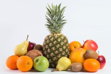 È possibile mangiare frutta di notte quando si perde peso, fatti e miti