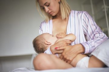 I bambini vengono nutriti di notte, come nutrire un bambino