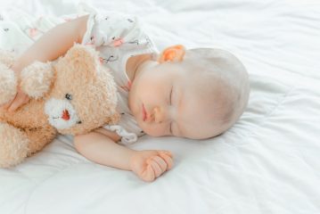 Di quanto sonno ha bisogno un bambino al giorno per età