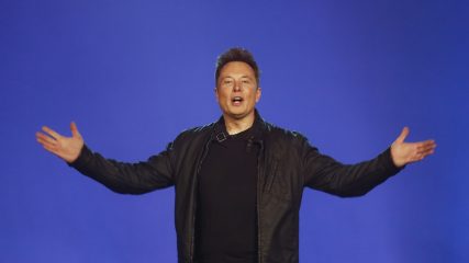 Alzati e vai Il chip di Elon Musk ti salverà dalla paralisi