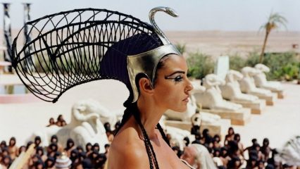 I segreti di bellezza di Cleopatra, la cura del corpo e del viso, il trucco della regina.