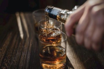 In che modo l'alcol influisce sui livelli di testosterone negli uomini