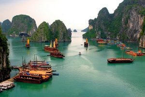 Menikmati Keajaiban Ha Long Bay, Vietnam