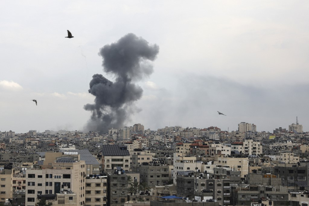 As Gaza death toll soars