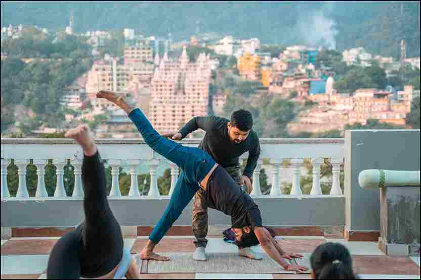 Top yoga teacher training in Rishikesh