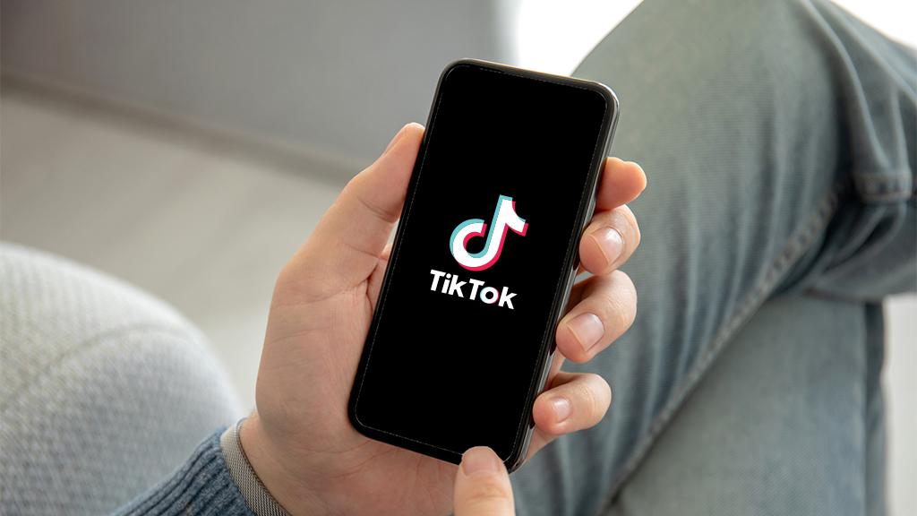 Unlocking Creativity: A Comprehensive Guide to Downloading TikTok Videos for Free with SSSTIK.IO”