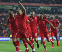 A equipa turca conseguiu uma vitória histórica