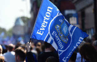 Torcedores do Everton protestaram