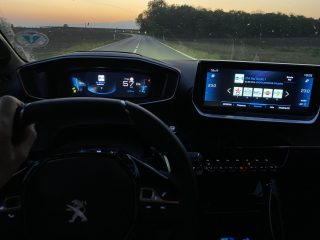 #testdrive #Peugeot208GTLine e innovazione nell'elettronica e nella guida