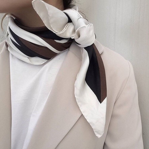 weekend-foulard