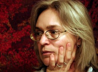 Oggi veniva assassinata Anna Politkovskaja: aveva denunciato le atrocità di Putin