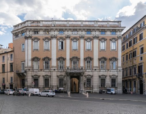 Palazzo_Cenci-Bolognetti_in_Rome_1