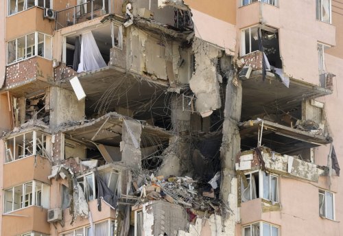 ucraina-palazzo-distrutto