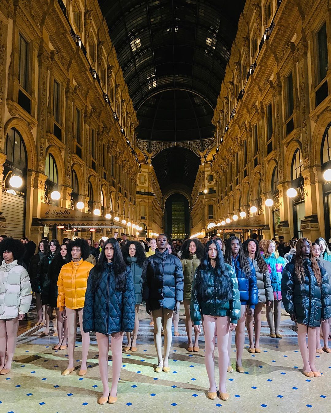 Opening di Moncler a Milano in Galleria - FashionrunwaysFashionrunways