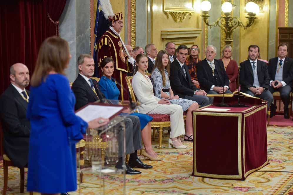 MADRID, SPAIN - OCTOBER 31: President of the Senate of Spain Pedro Rollán, King Felipe VI of Spain, Queen Letizia of Spain, Crown Princess Leonor of Spain, Princess Sofia of Spain and Spanish Prime Minister Pedro Sánchez listen to President of the Congress of Deputies of Spain Francina Armengol during the ceremony of Crown Princess Leonor swearing allegiance to the Spanish constitution at the Spanish Parliament on the day of her 18th birthday on October 31, 2023 in Madrid, Spain. (Photo by Juan Naharro Gimenez/Getty Images)