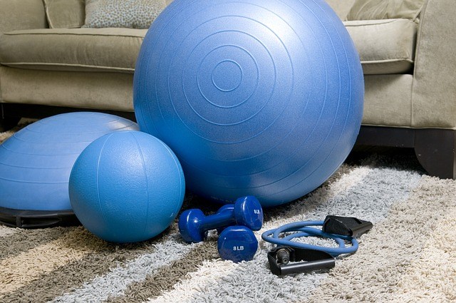 home-fitness-equipment-1840858_640 (1)