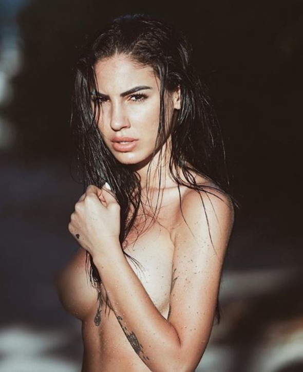 Giulia De Lellis mai così sexy, sfodera il topless su Instagram