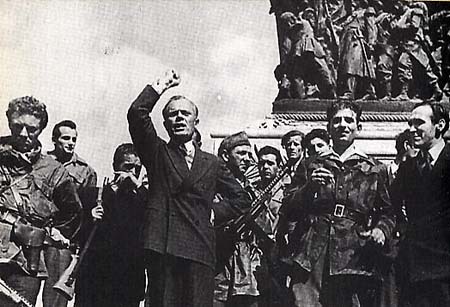 1945_COMIZIO_26_APRILE_PERTINI_A_MILANO[1]