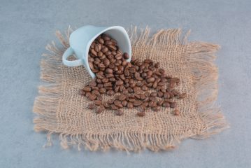 Il caffè aiuta con i postumi di una sbornia, danni e benefici