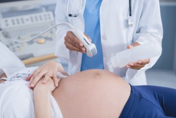 Il bambino ha iniziato a muoversi meno nello stomaco durante la gravidanza, i motivi