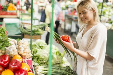 L'esperto di nutrizione spiega perché non è necessario dividere il cibo in giusto e sbagliato