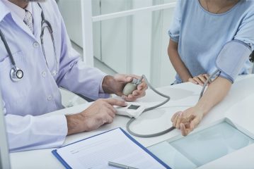 A quale medico rivolgersi con la pressione, chi cura l'ipertensione