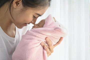 Come rimuovere la crosta di latte dalla testa del bambino