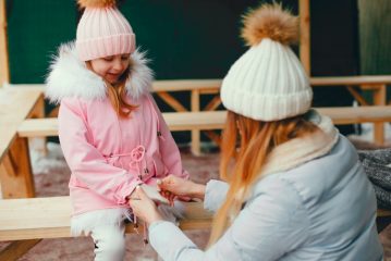 Perché un bambino ha mani e piedi freddi a una temperatura normale