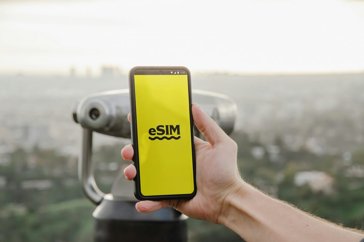 How eSIM Makes International Travel Easier