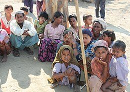 Un gruppo di Rohingya nello Stato Rakhine