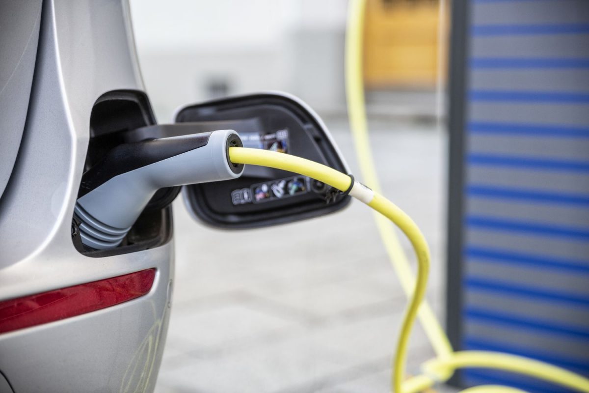 How Do You Pick A Charging Cable For An Electric Car?