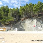 Il sentiero per arrivare alla spiaggia.