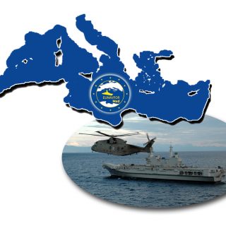L’Italia chiede “un aggiornamento del mandato dell’operazione Sophia” per “evitare che gli sbarchi dei migranti salvati dalle navi dell’operazione avvengano soltanto in Italia.
