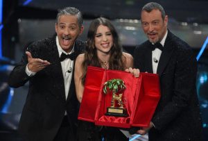 Sanremo 2024;Vittoria a Sorpresa Per Angelina Mango Premio Mia Martini Alla Berte'Amadeus Chiude Dopo 5 Anni -Mimmo Siena-