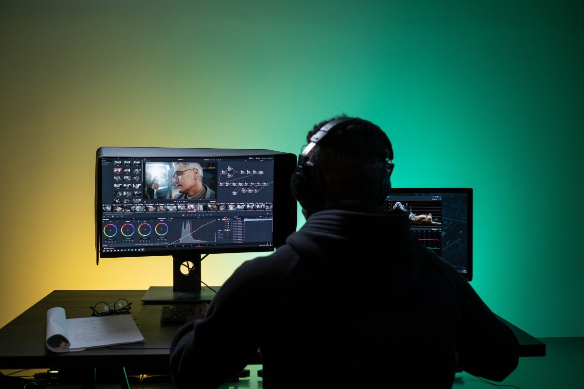 How to become a successful video editor?