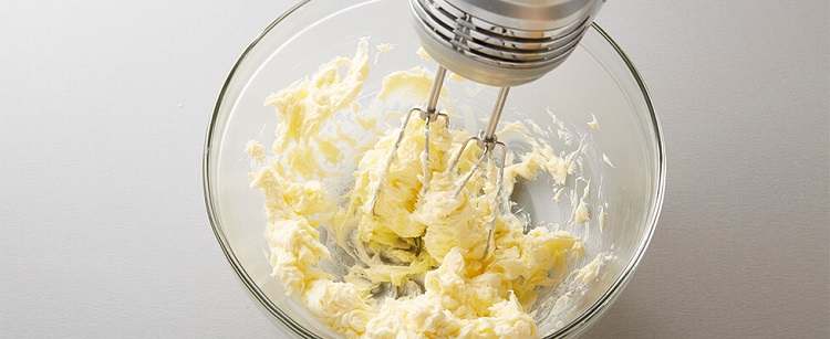 How to Properly Cream Butter and Sugar for Pastry Recipes