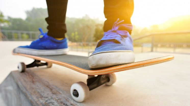 What Types of Tricks and Maneuvers are Typically Covered in Skateboard Lessons