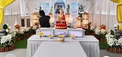 What Essential Elements Make up a Buddhist Funeral Service